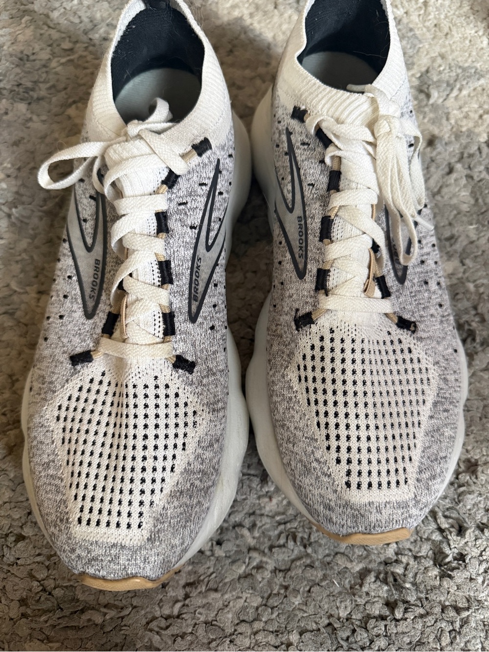 Brooks Glycerin women’s White and Gray Running Shoes